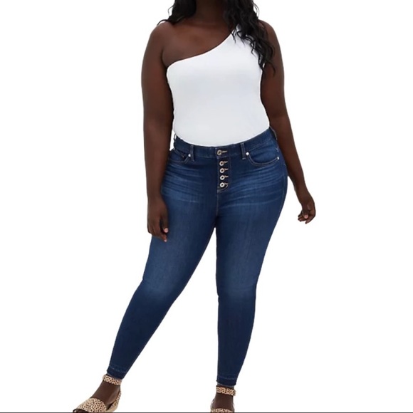 New Torrid White One Shoulder Foxy Top | 3X - Picture 3 of 6